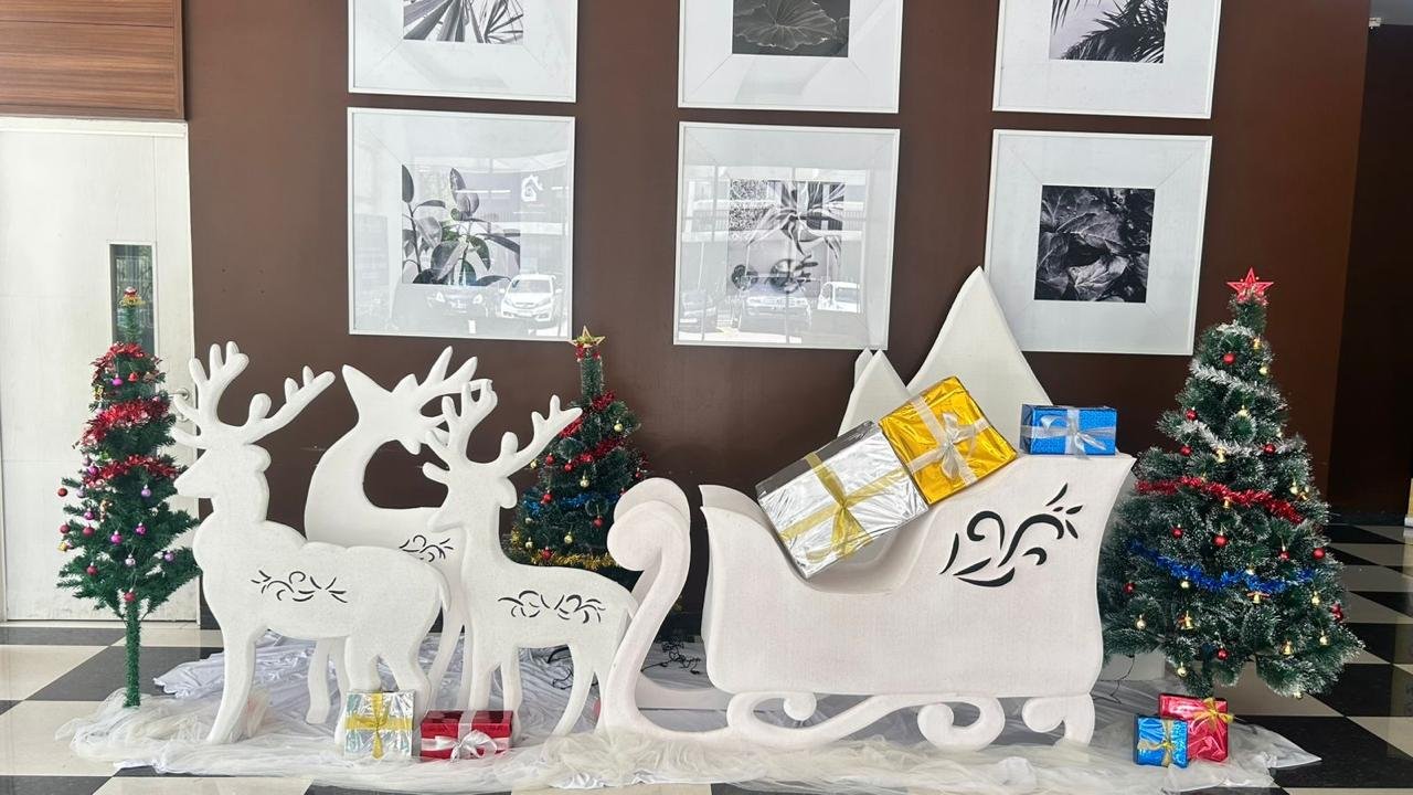 Dekorasi Natal Apartemen Sentul